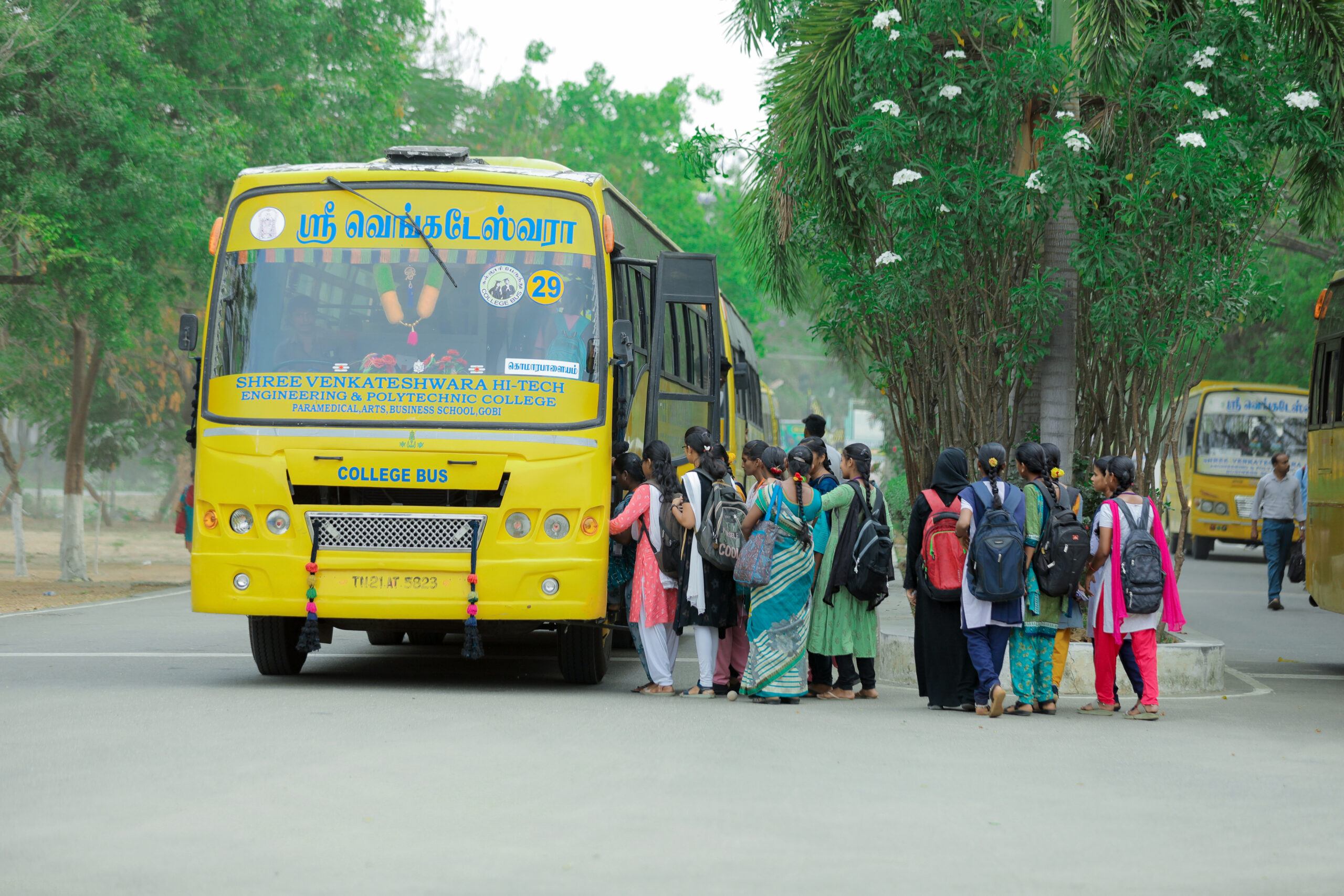 College Transport - photo 4